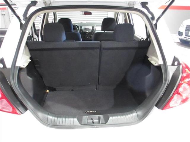 Nissan Versa 2012 photo 13