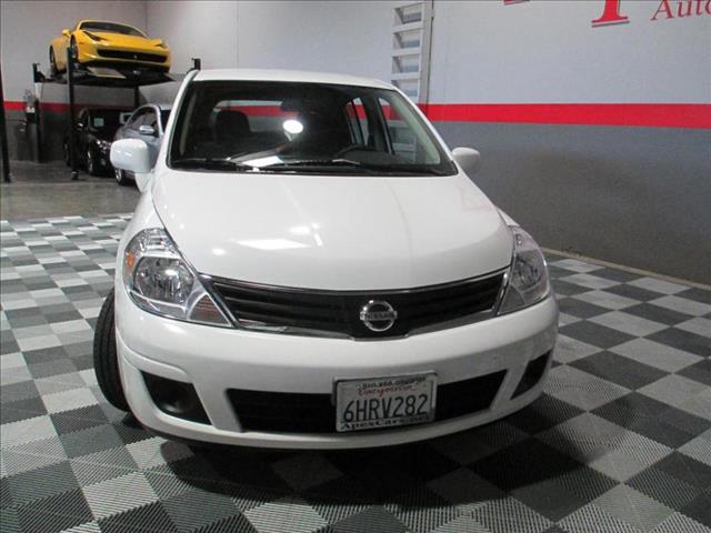 Nissan Versa 2012 photo 14