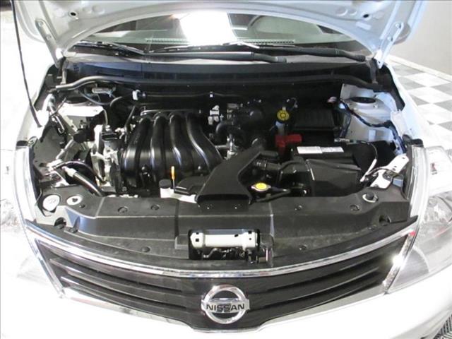 Nissan Versa 2012 photo 18