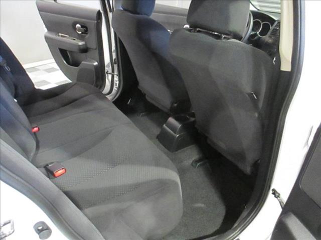 Nissan Versa 2012 photo 23