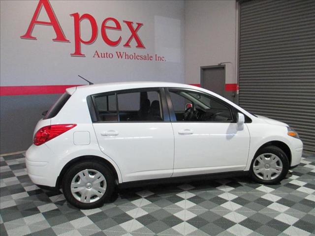 Nissan Versa 2012 photo 7