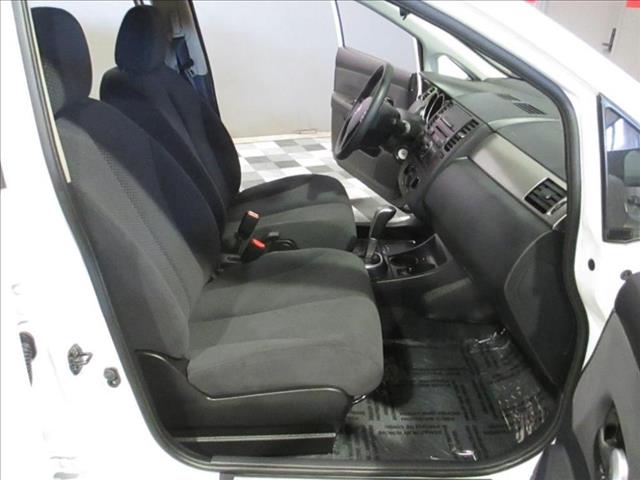 Nissan Versa 2012 photo 9