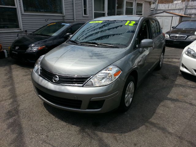 Nissan Versa 2012 photo 12