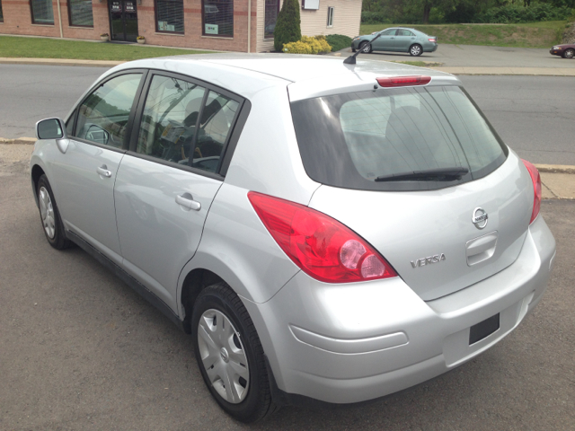 Nissan Versa 2012 photo 3