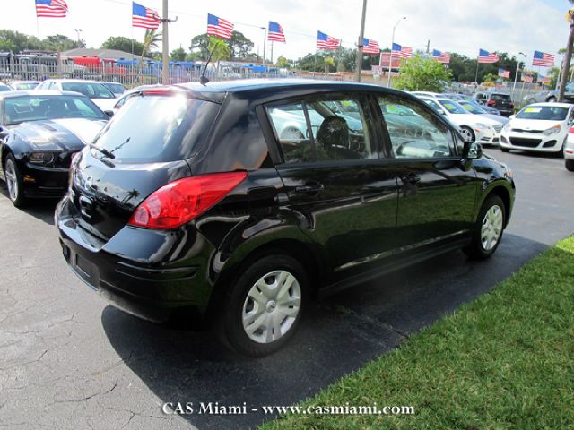 Nissan Versa 2012 photo 10