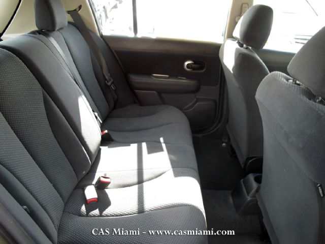 Nissan Versa 2012 photo 12