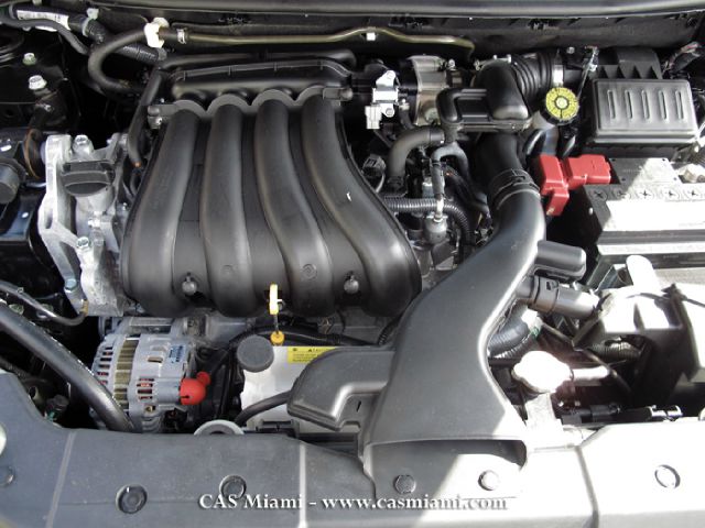 Nissan Versa 2012 photo 2