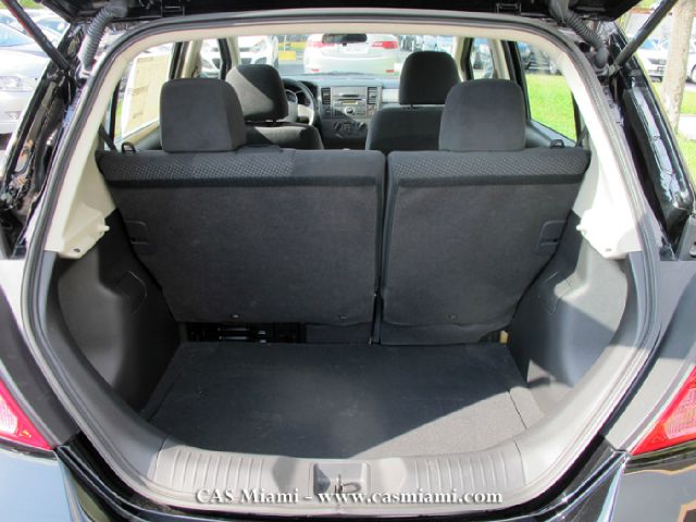 Nissan Versa 2012 photo 7