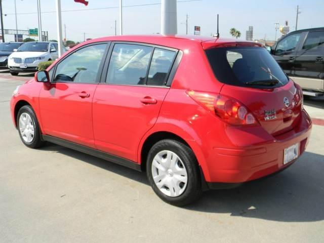 Nissan Versa 2012 photo 1