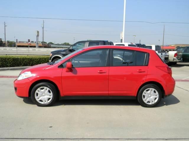 Nissan Versa 2012 photo 4