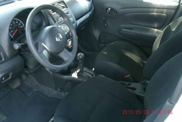 Nissan Versa 2012 photo 4