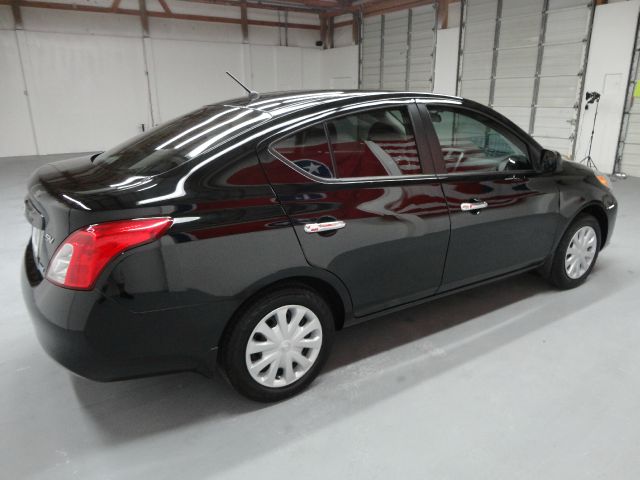 Nissan Versa 2012 photo 1