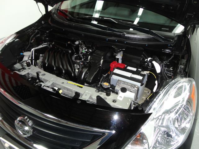 Nissan Versa 2012 photo 14