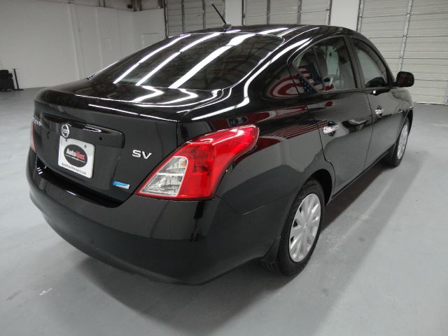 Nissan Versa 2012 photo 26