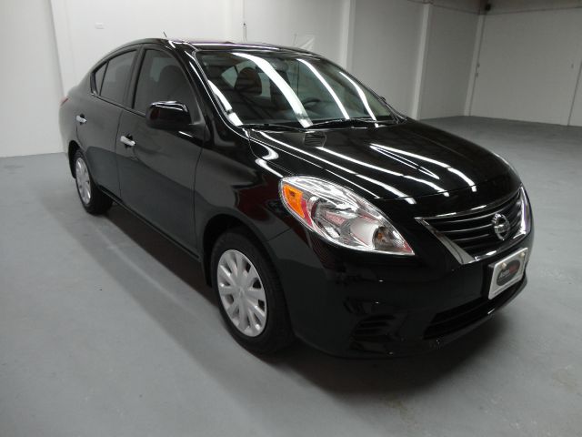 Nissan Versa 2012 photo 4