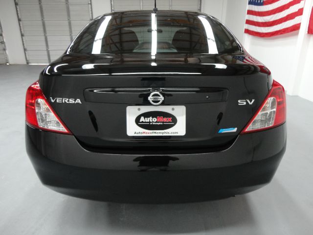 Nissan Versa 2012 photo 5