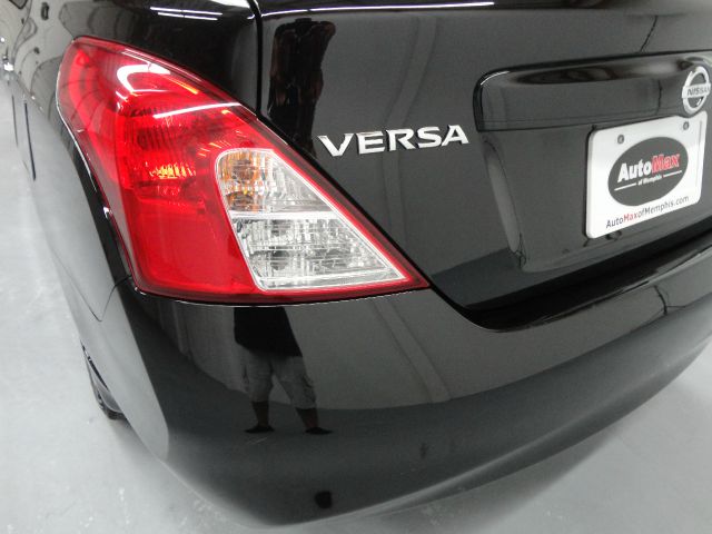 Nissan Versa 2012 photo 7