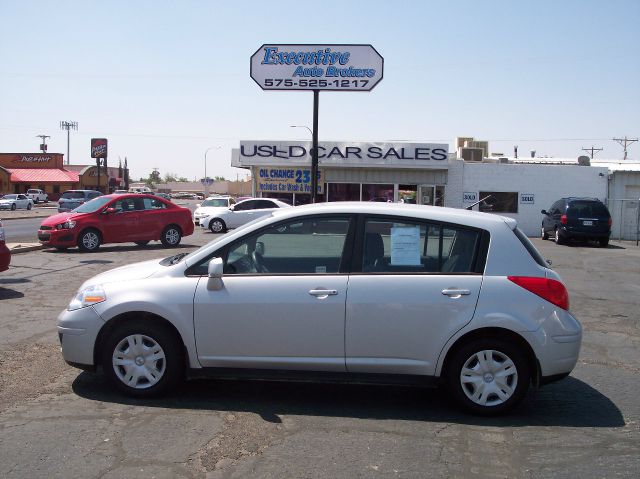 Nissan Versa 2012 photo 4