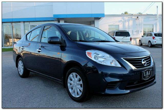 Nissan Versa 2012 photo 4