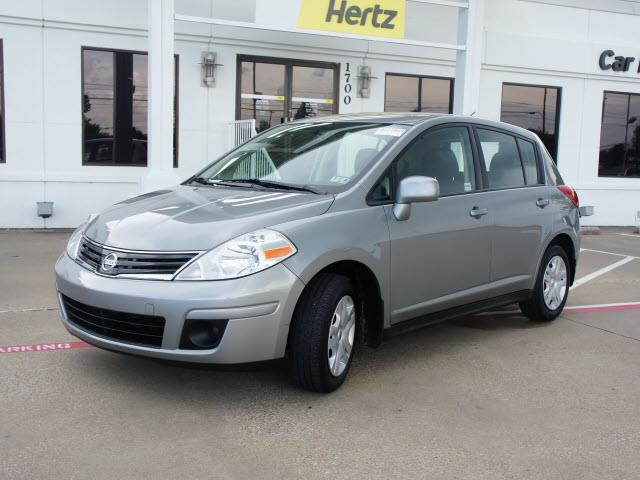 Nissan Versa 2012 photo 4