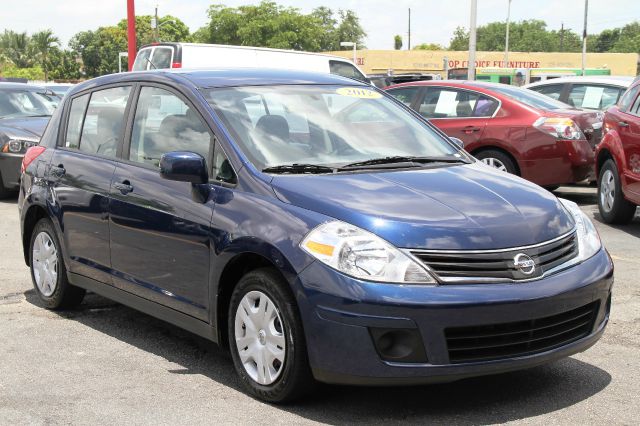 Nissan Versa 2012 photo 3