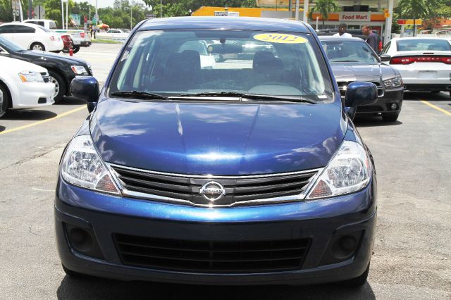 Nissan Versa 2012 photo 4