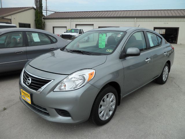 Nissan Versa 2012 photo 1