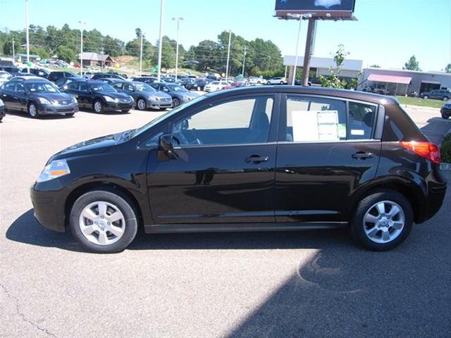 Nissan Versa 2012 photo 1