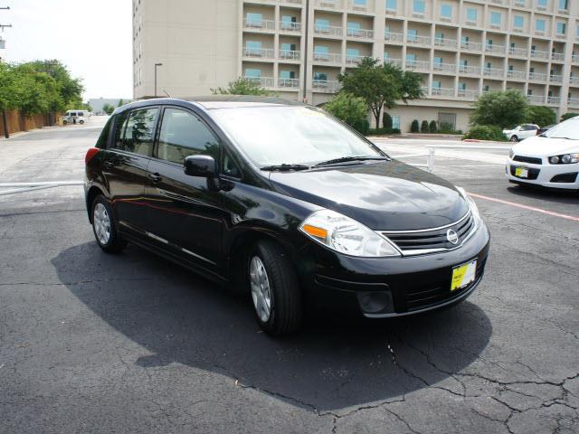 Nissan Versa 2012 photo 4