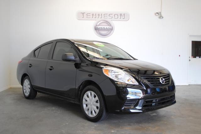 Nissan Versa 2012 photo 1