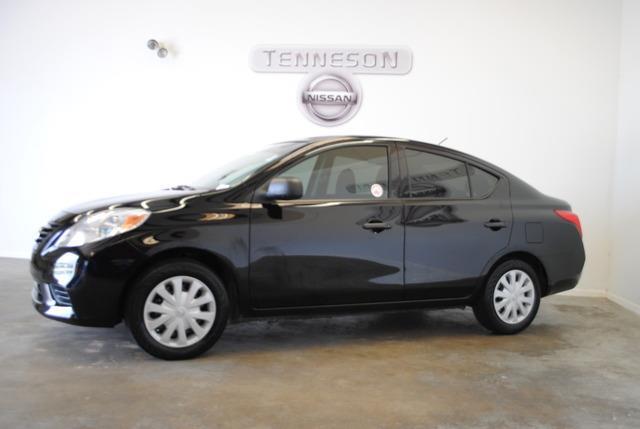 Nissan Versa 2012 photo 4