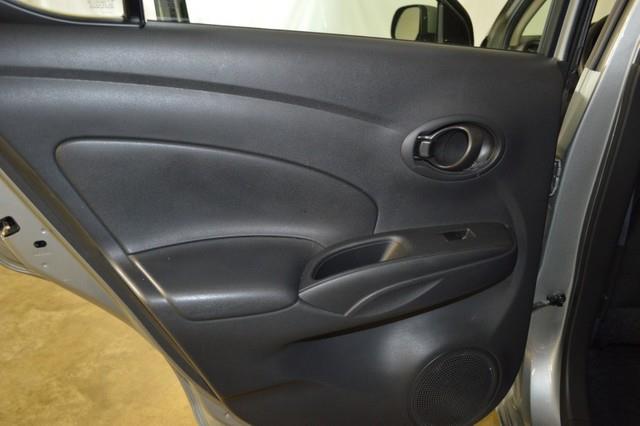 Nissan Versa 2012 photo 11