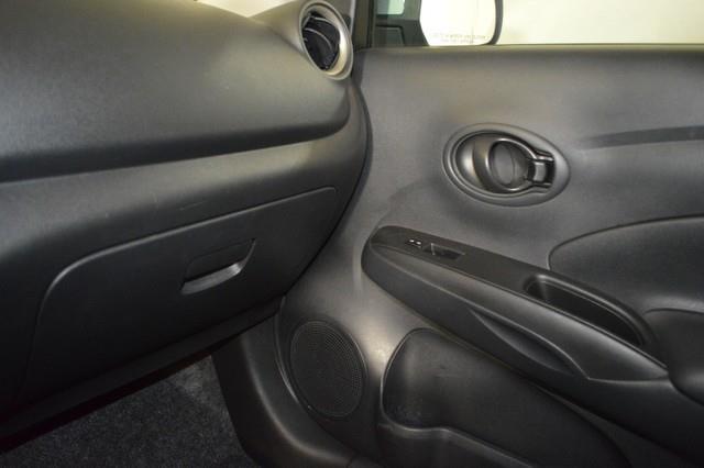 Nissan Versa 2012 photo 16