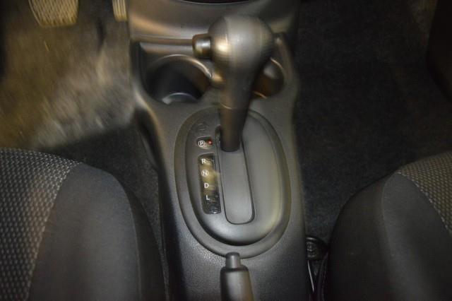 Nissan Versa 2012 photo 2