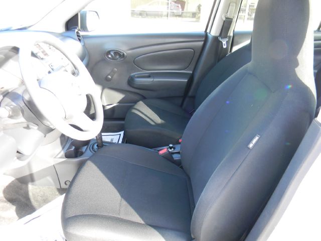 Nissan Versa 2012 photo 3