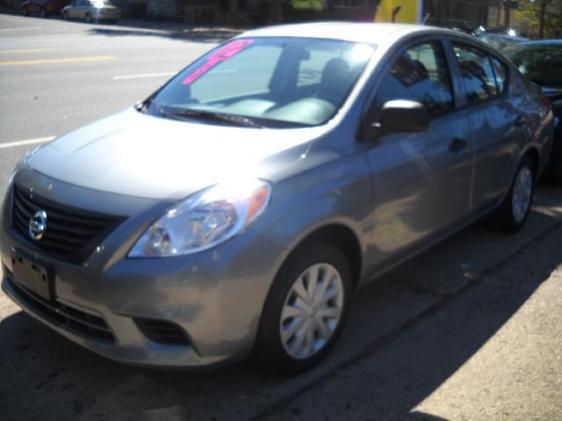 Nissan Versa 2012 photo 3