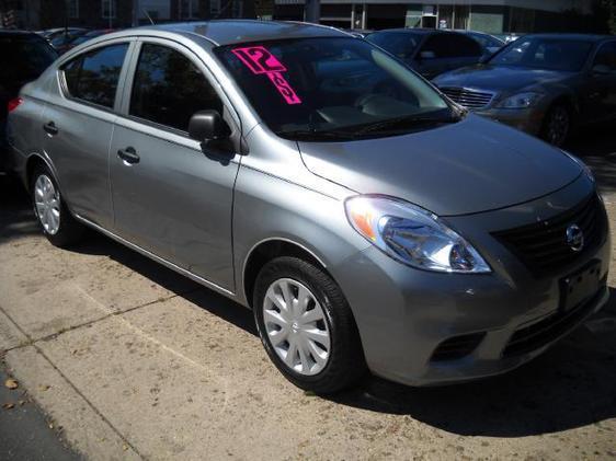 Nissan Versa 2012 photo 4