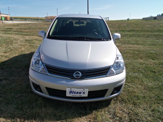 Nissan Versa 2012 photo 3