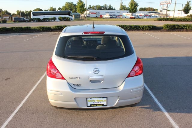 Nissan Versa 2012 photo 1