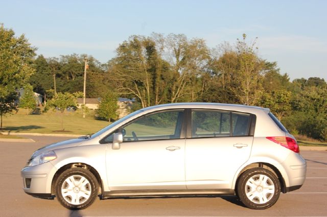 Nissan Versa 2012 photo 3