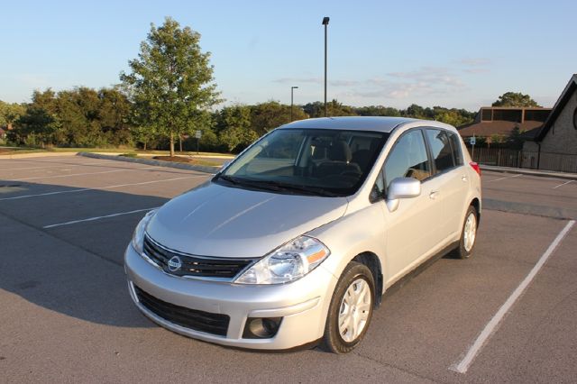 Nissan Versa 2012 photo 4