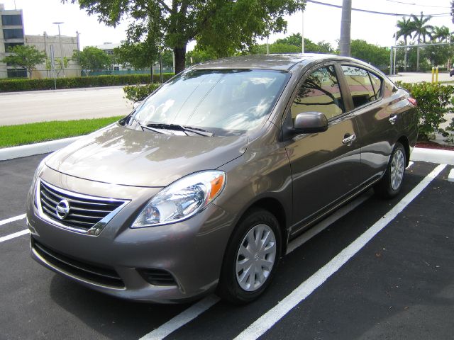 Nissan Versa 2012 photo 1