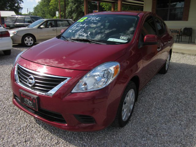 Nissan Versa 2012 photo 3