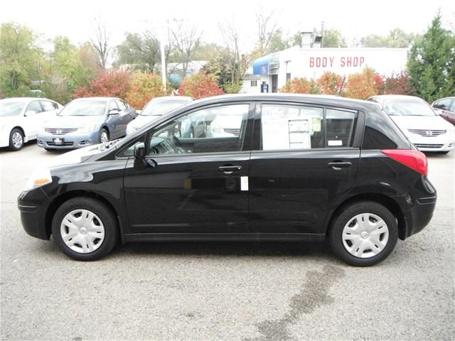 Nissan Versa 2012 photo 5