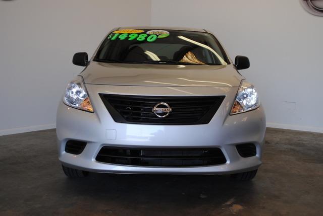 Nissan Versa 745lilow Milesmint Condtionclean Carfax Se Sedan