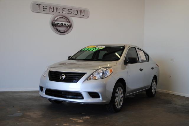 Nissan Versa 2012 photo 2