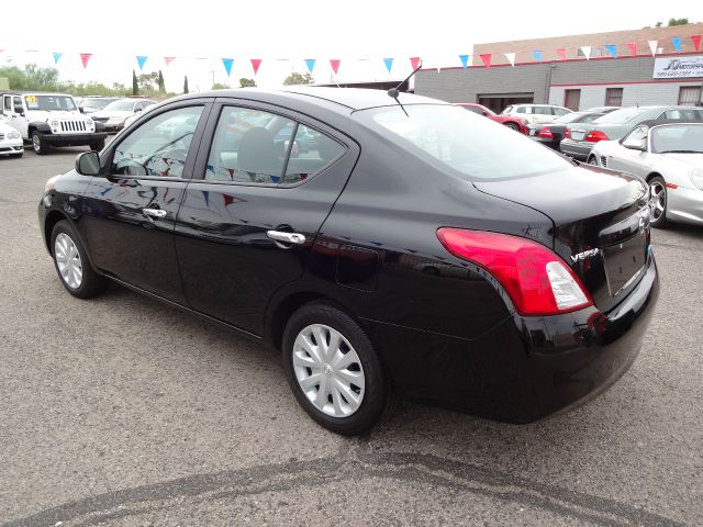 Nissan Versa 2012 photo 1