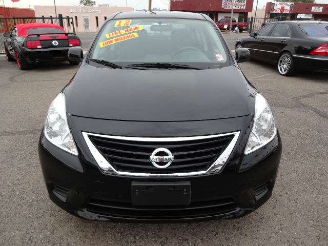 Nissan Versa 2012 photo 3