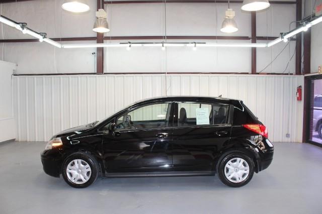 Nissan Versa 2012 photo 1