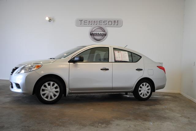 Nissan Versa 2013 photo 3